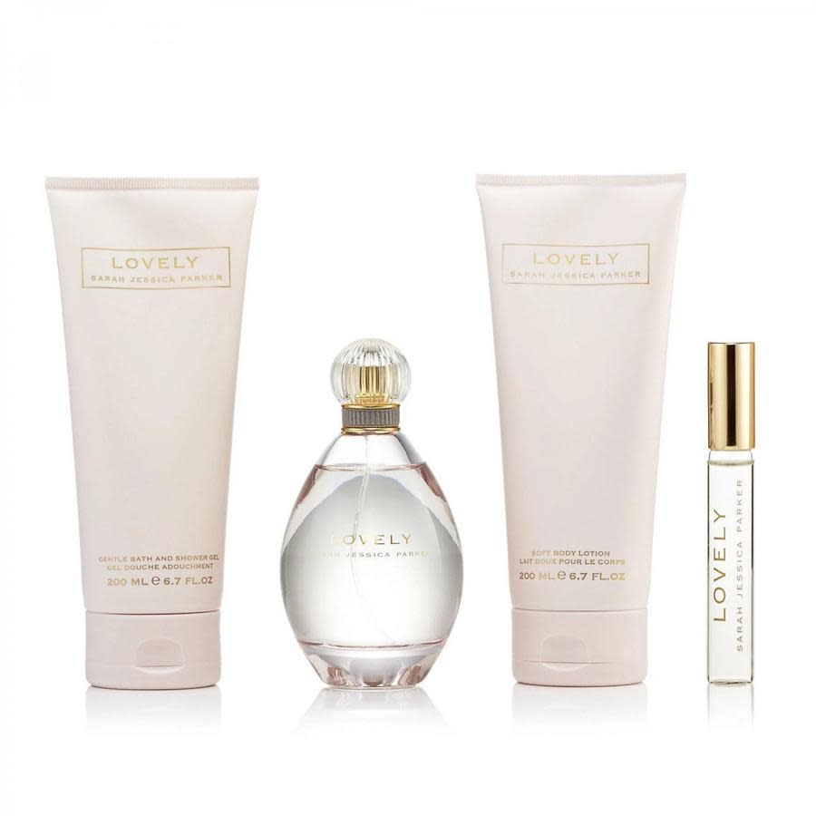 Sarah Jessica Parker Lovely Gift Set: Eau de Parfum 100ml + Body Lotion 200ml + Shower Gel 200ml + Eau de Parfum 15ml